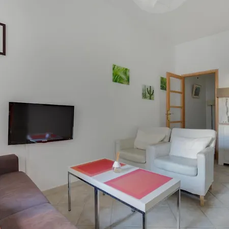 Lovely Flat Vieil